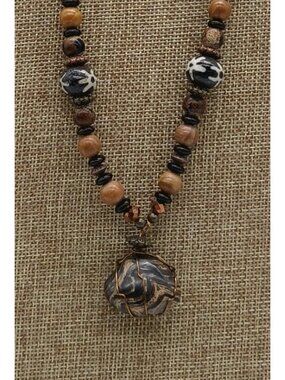 Necklace Plastic Stone Beaded Brown Wrapped Wire Choker Toggle Clasp